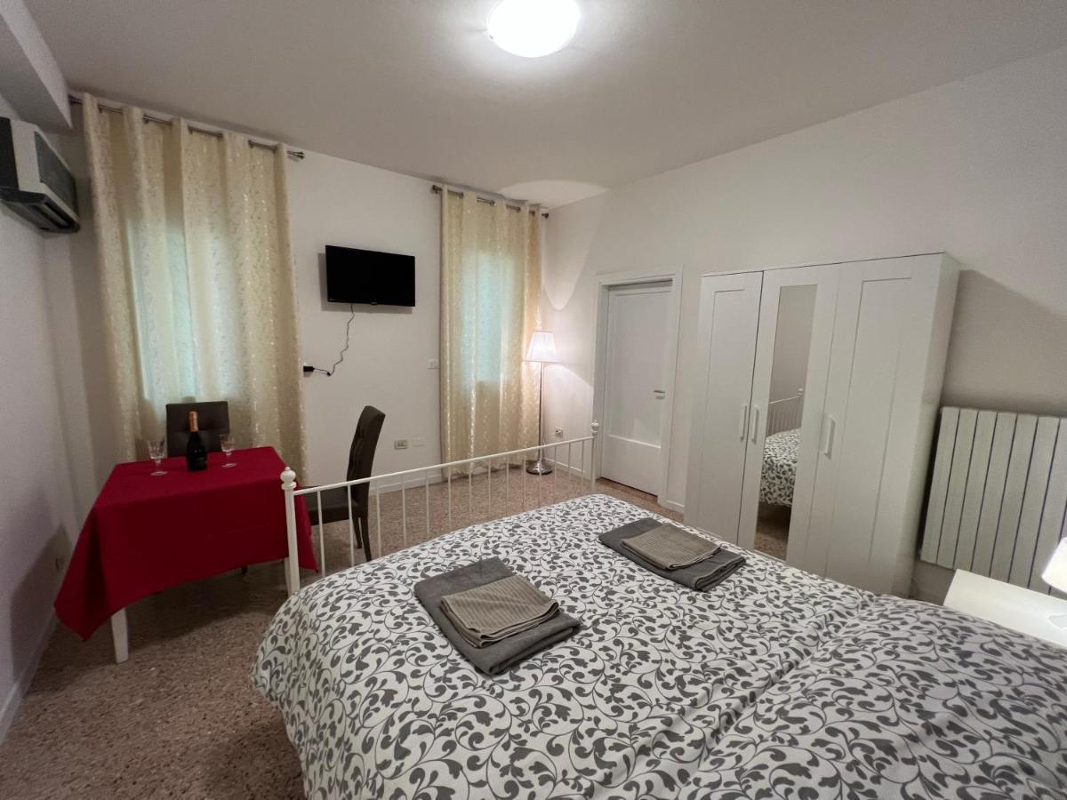פאדובה Casa Roma Rooms& Apartmens מראה חיצוני תמונה