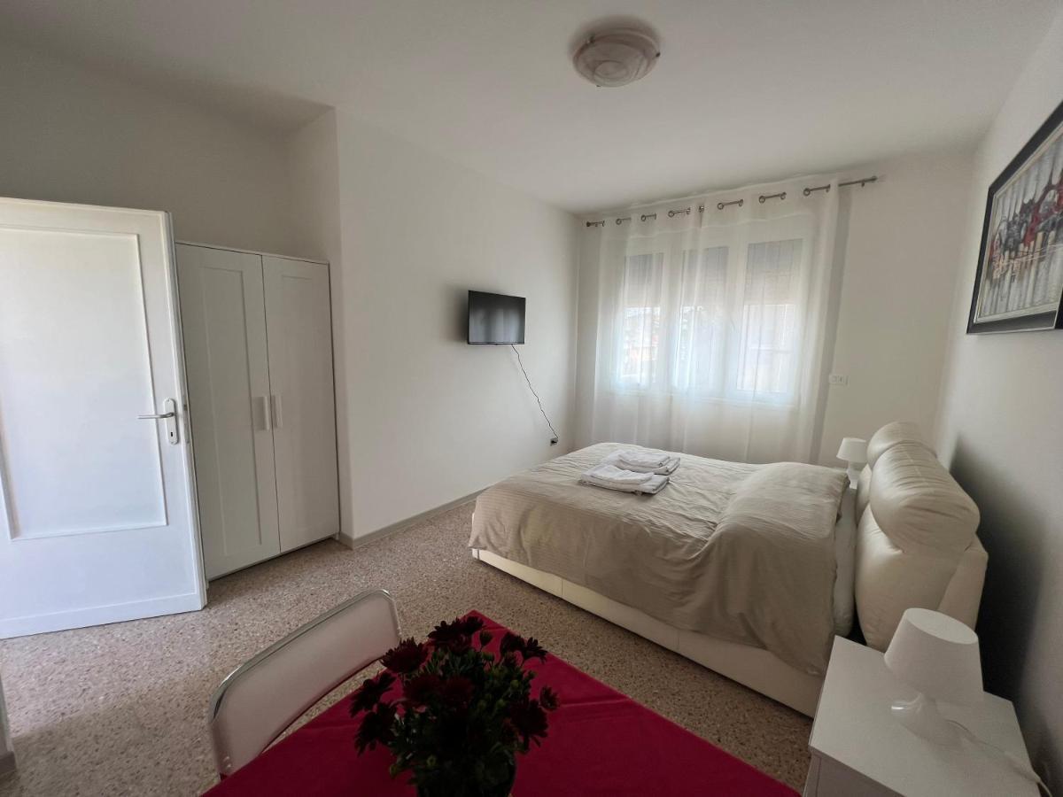 פאדובה Casa Roma Rooms& Apartmens מראה חיצוני תמונה